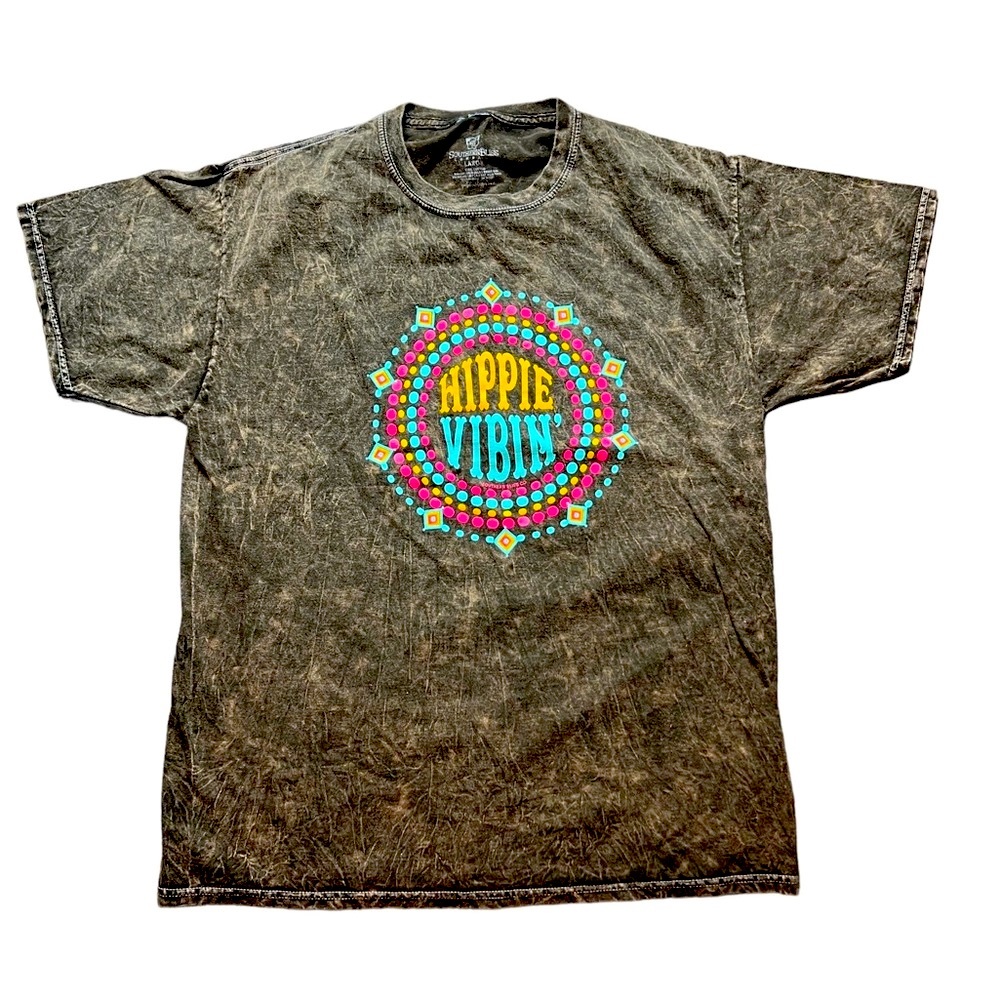 "Hippie Vibes" T-shirt, size Large